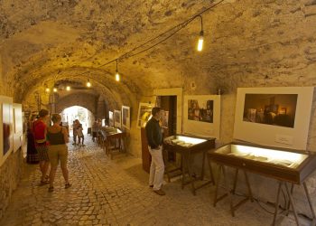 Calascio (AQ): “Abruzzo – un viaggio nel tempo” dedicato al viaggio di Estella Canziani in Abruzzo.