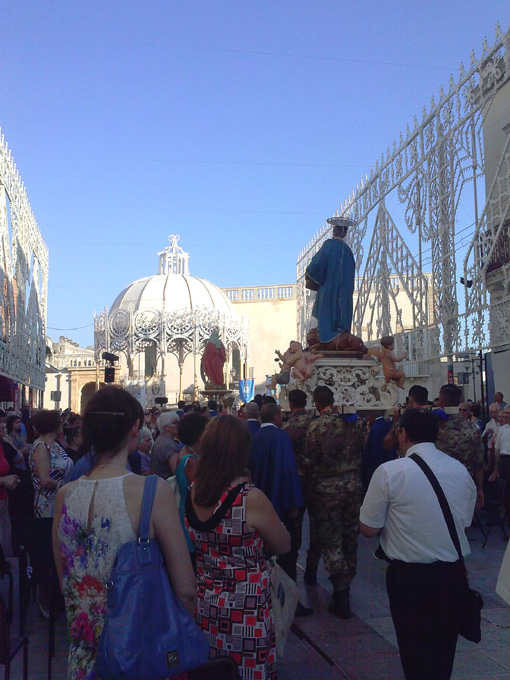 - Piazza a Cellino San Marco.