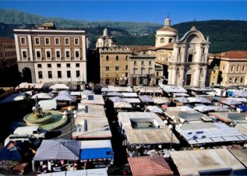 L’Aquila: mercato in Piazza Duomo, inizio differito a domenica 22 Settembre.