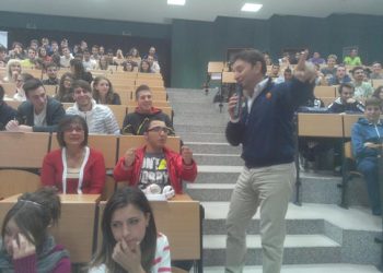 L’Aquila: aneddoti e regole che salvano la vita. 400 studenti a scuola di guida sicura da Andrea Montermini