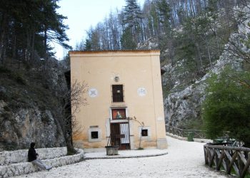 Chiusa strada per Madonna Fore a L’Aquila.