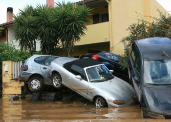 Sardegna, il maltempo fa strage: 18 morti, dispersi, migliaia di sfollati. Dichiarato lo stato di emergenza.