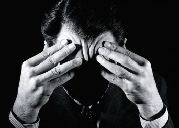 Mal di testa, colpisce italiani almeno una volta l’anno.