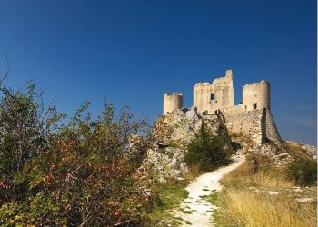 Presentazione della guida “Una montagna di borghi: il Gran Sasso d’Italia’’ di Antonio Porto.