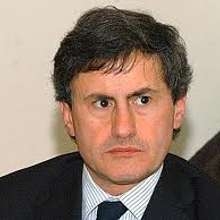 Alemanno, scadalo L’Aquila per abbandono Stato.