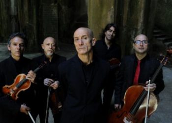 La sera del 2 marzo Peppe Servillo con i Solis String Quartet a L’Aquila con il suo “Spassiunatamente”.