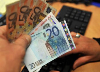 Crisi: delibera Comune abruzzo condanna comportamento banche