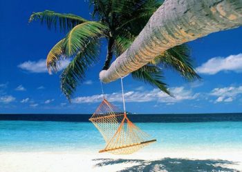 Vacanze: Coldiretti, 48% italiani pranza al sacco in spiaggia