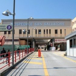 Consiglieri comunali su visita Commissione al San Salvatore: “Il Consiglio comunale non promuove nè boccia direttore Asl, Silveri partecipi a seduta consiliare su sanità”