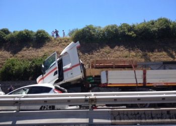 Grave incidente stradale: due morti per maxi tamponamento su A14, ancora 5 km di coda tra Pescara sud e Ortona