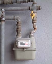 Con allaccio abusivo gas consuma 13 mila euro, denunciata