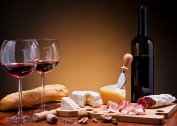 Sicilia in degustazione per i #fuoriportisti. Il primo appuntamento del 2015 della rassegna è all’Aquila, nei locali dell’enoteca H2nO
