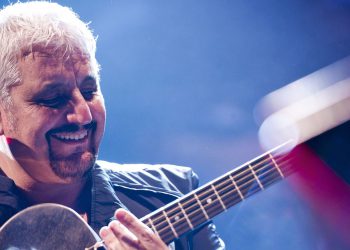 Morto Pino Daniele, il mondo della musica in lutto. Il sindaco di Napoli De Magistris ha dichiarato il lutto cittadino