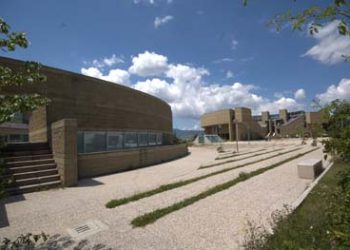 In fabbrica con le aziende manifatturiere: Corso professionalizzante per studenti Università degli Studi dell’Aquila