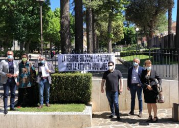 “10 milioni per il sostegno alle attività produttive aquilane, sono drammaticamente fermi nelle casse della Regione Abruzzo”