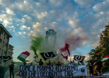 L’Aquila, azione del Blocco Studentesco: “Difendiamo i monumenti e la nostra civiltà”
