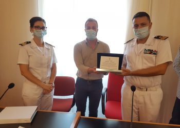 Sindaco Costantini saluta Bernetti e dà il benvenuto al nuovo Comandante dell’ufficio circondariale marittimo e della guardia costiera di Giulianova  Sutera