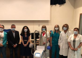 Avezzano, pazienti oncologici: fondazione Micron dona macchinario contro caduta capelli dovuta a chemio