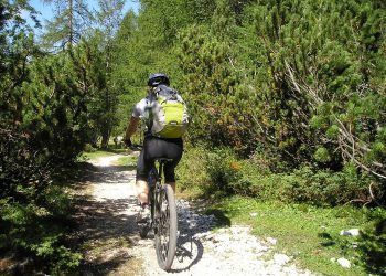 “Meraviglie a portata di mano”: domenica in mountain bike sulla piana di Navelli
