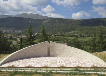 Cortili, vie, parchi, piazze: l’arte torna in città