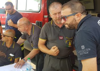 Incendi L’Aquila, interventi ripartiti stamattina alle 6: attivi 4 canadair e 3 elicotteri