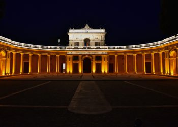 Emiciclo illuminato di arancione per la “Giornata per la sicurezza delle cure”