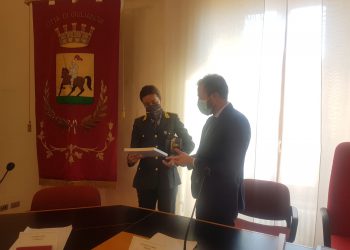 Il Sindaco Costantini saluta il Capitano Venturoni e dà il benvenuto al Capitano Sordillo