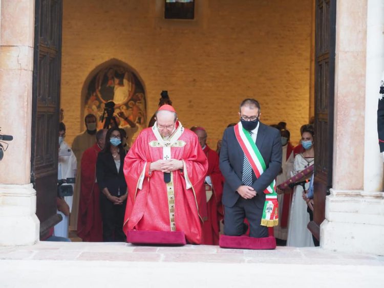 Perdonanza celestiniana: “la Perdonannza” di Massimo Alesii in un suo post su Facebook