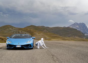 Automobili Lamborghini lancia il progetto “With Italy, For Italy”, l’Abruzzo protagonista negli scatti di Valentina Sommariva