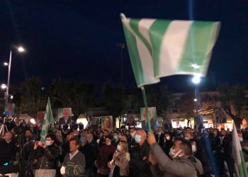 Avezzano, piazza Risorgimento affollatissima per il comizio di Gianni Di Pangrazio