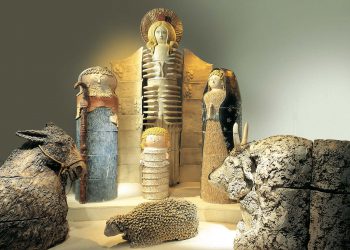 Il Presepe Monumentale di Castelli in Piazza San Pietro per il Natale 2020