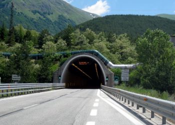 Avviata procedura di pulitura gallerie del Traforo del Gran Sasso