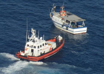 Pesca illegale: la Guardia Costiera di Pantelleria intercetta e sanziona un peschereccio tunisino intento a pescare nelle acque territoriali italiane