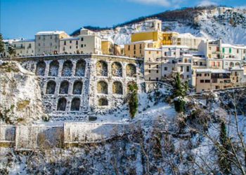 Da Castelli a San Pietro: un presepe per (ri)nascere