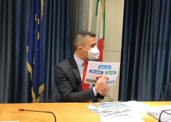 Centrosinistra su vaccini: “I dati dell’Aric smentiscono Marsilio, all’appello mancano 160.000 dosi. Consegnato solo il 60% del fabbisogno”