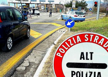 Sicurezza stradale e rispetto norme anti Covid per le festività natalizie: la Polizia stradale tra i cittadini per viaggiare in tranquillità