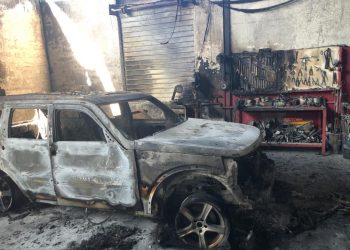Carrozzeria va a fuoco, con “dolo”, ma assicurazione non risarcisce