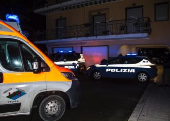 Nottata di tensione a L’Aquila per un uomo barricato in casa con armi legalmente detenute