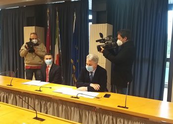 Cura Abruzzo: “Altro che pagamenti fatti, a imprese degli oltre 70 milioni annunciati solo 6 erogati. Centrodestra in ritardo su tutto, tranne che sulla propaganda”