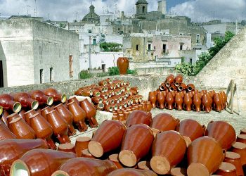 La politica sempre più attiva a favore del settore della Ceramica artistica
