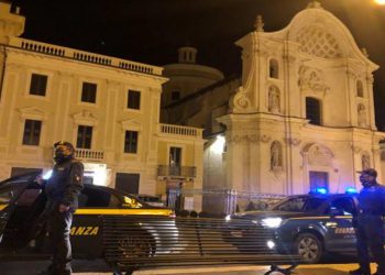 Droga, Guardia di finanza: tre arresti e duemila euro sequestrati