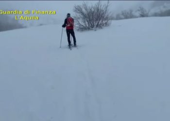 La Guardia di Finanza di L’Aquila e Roccaraso impegna nella ricerca di 4 dispersi in montagna