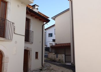 Ricostruzione: alcune famiglie del rione Colle a Paganica, rientrano a casa dopo quasi 12 anni