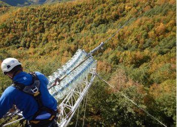 Terna: installati oltre 30 nuovi dispositivi di monitoraggio lungo 114 km di elettrodotti in Abruzzo