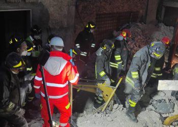 Crolla abitazione a San Pio delle Camere: due operai morti sotto le macerie