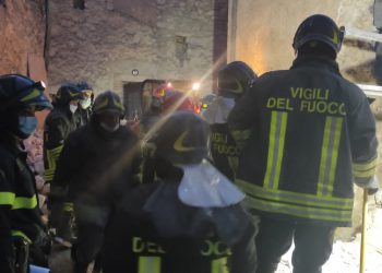 Crolla abitazione a San Pio delle Camere: due operai morti sotto le macerie