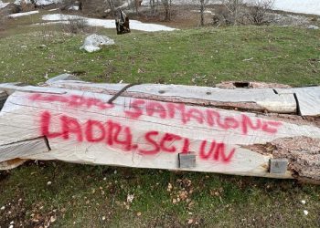 Nuovo sfregio al sentiero di Arte Parco