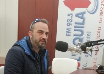 Zoom dentro la notizia del 02.04.2021: Lo scrittore Yari Selvetella al Da Vinci-Colecchi dell’Aquila