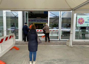 Settimana AstraZeneca: riaperte da questa mattina sul sito del Comune Pescara prenotazioni per Over 50