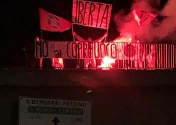 L’Aquila, azione notturna di Casapound: “No al coprifuoco!”